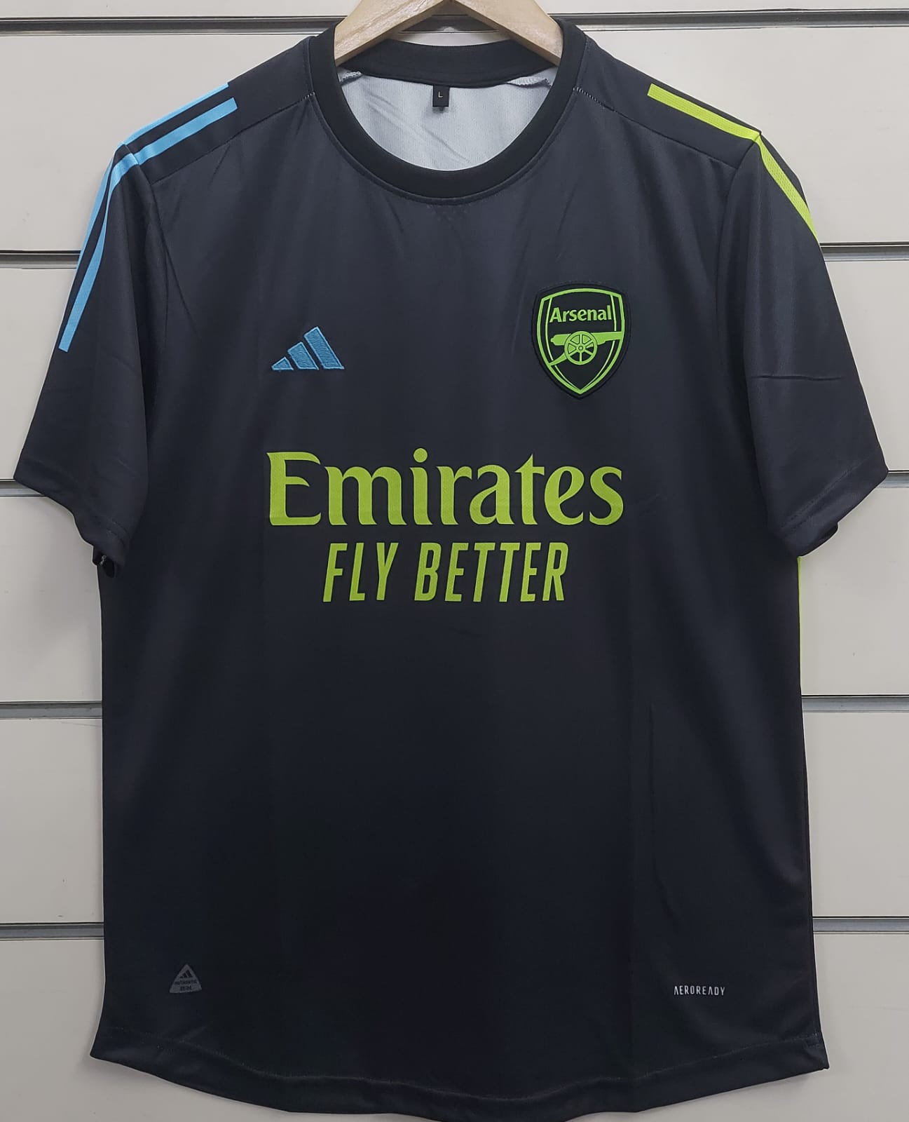 ARSENAL 23-24 TRAINING JERSEY BLACK (EMBROIDERY LOGOS) – focusotp